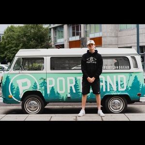 Meet your Posher, Hayden